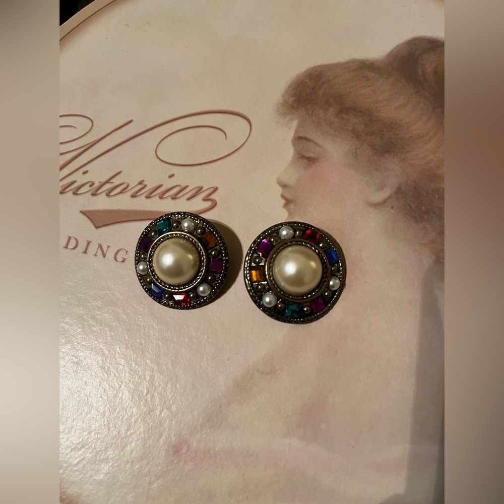 Vintage Multicolor Brooch with Pearl Accent - Picture 2 of 6